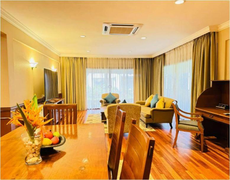 Hotel Cyberview &