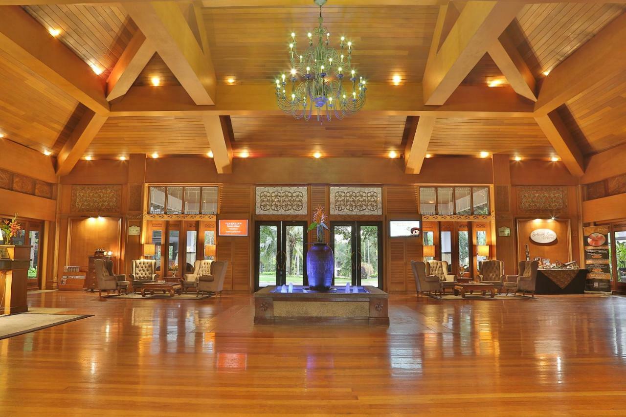 Hotel Cyberview &